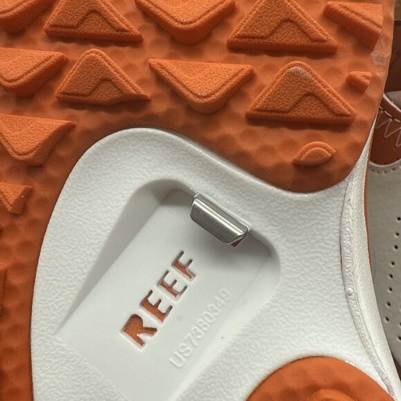 Reef Fanning Pregame flip-flops Sz7 Bottle Opener Bottom NWT - Picture 6 of 7